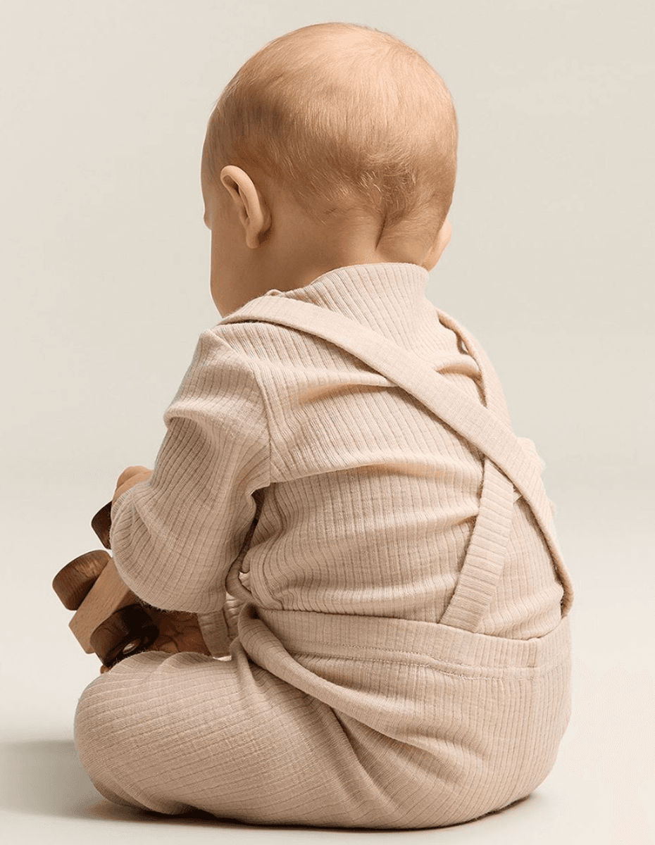 Gullkorn Chalk ull longs med sele beige